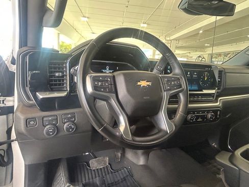 Used 2024 Chevrolet Silverado 2500 LT image 34