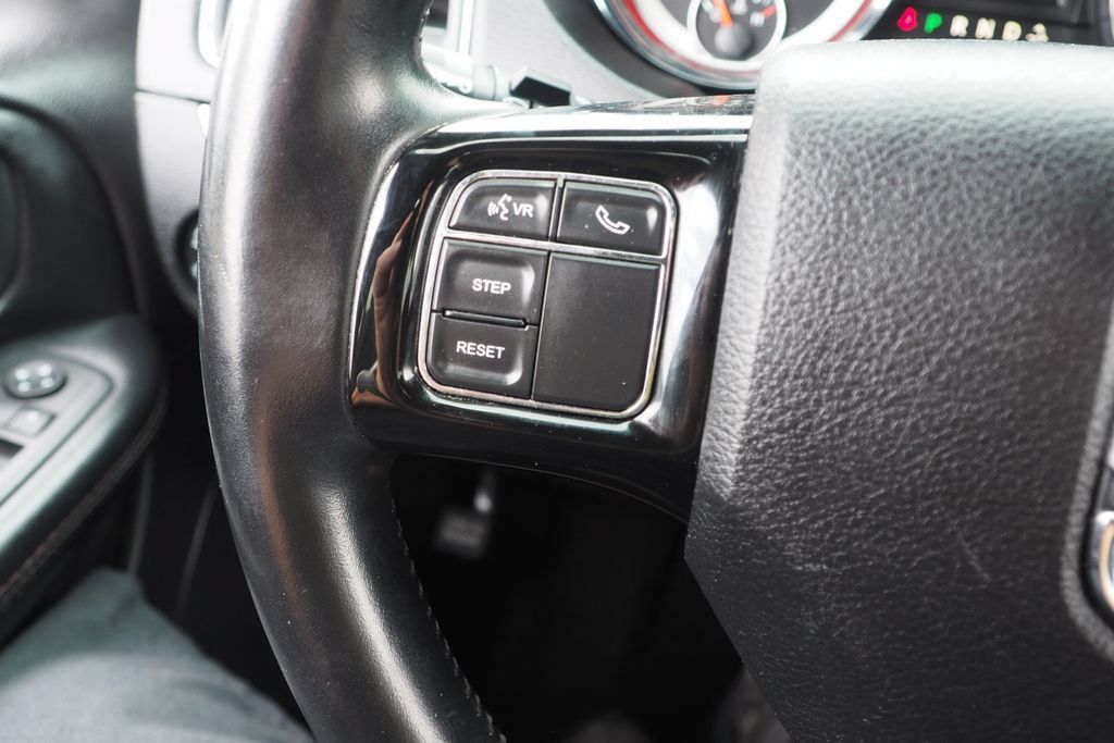 Used 2020 Dodge Grand Caravan SE FWD image 28