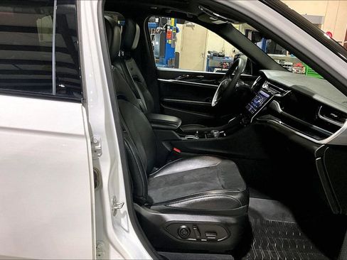 Used 2024 Jeep Grand Cherokee Trailhawk AWD/4WD image 7