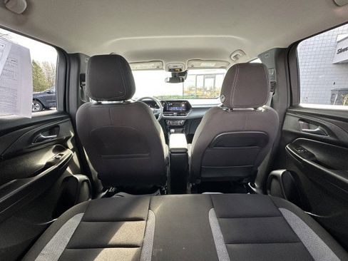 Used 2025 Chevrolet TrailBlazer LT image 12