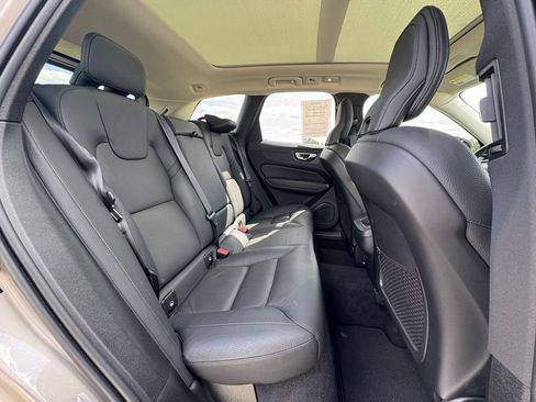 Used 2025 Volvo XC60 B5 Plus AWD/4WD image 34