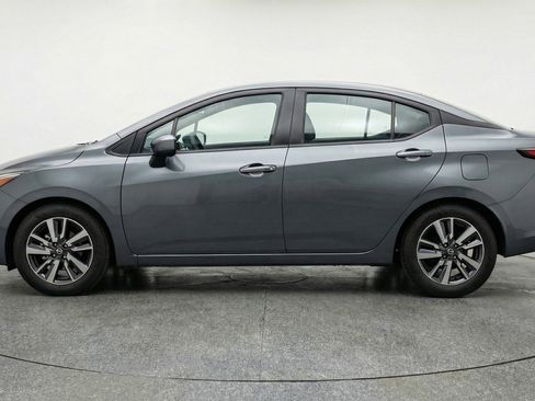 Used 2025 Nissan Versa SV FWD image 5