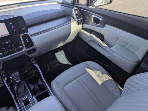 Used 2023 Kia Sorento SX image 18
