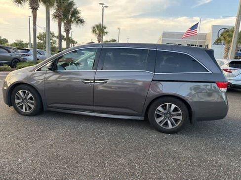 Used 2014 Honda Odyssey Touring Elite image 4