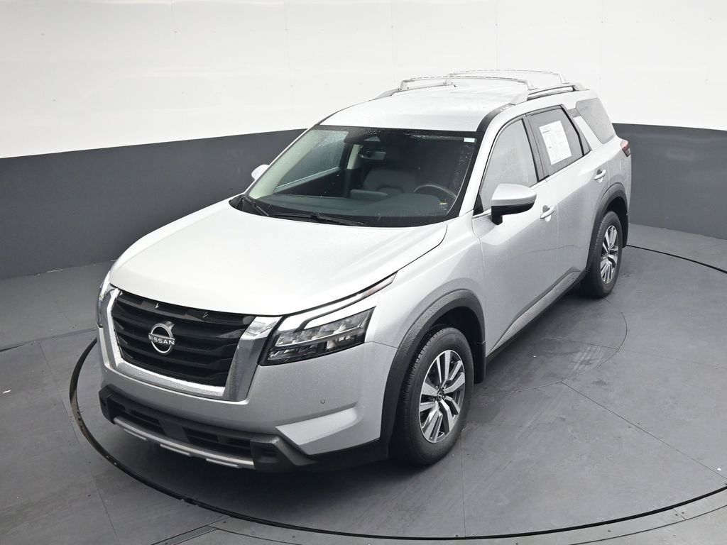 Certified 2025 Nissan Pathfinder SL FWD image 36