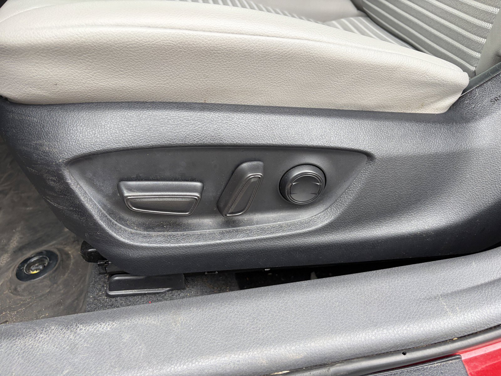 Used 2023 Toyota Camry SE FWD image 13