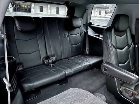 Used 2019 Cadillac Escalade Premium Luxury AWD/4WD image 25
