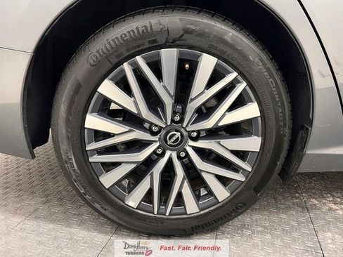 Used 2025 Nissan Altima 2.5 SV FWD image 18