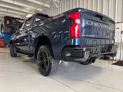 Used 2021 Chevrolet Silverado 1500 LT Trail Boss w/ Bed Protection Package AWD/4WD image 8