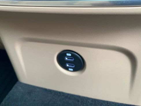 Certified 2025 Porsche Macan image 25