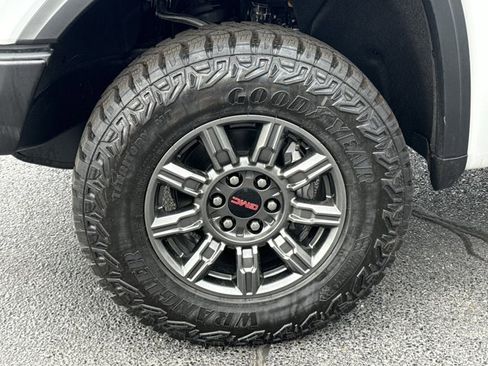 New 2026 GMC Sierra 1500 AT4X w/ LPO, Black Badging Package AWD/4WD image 18