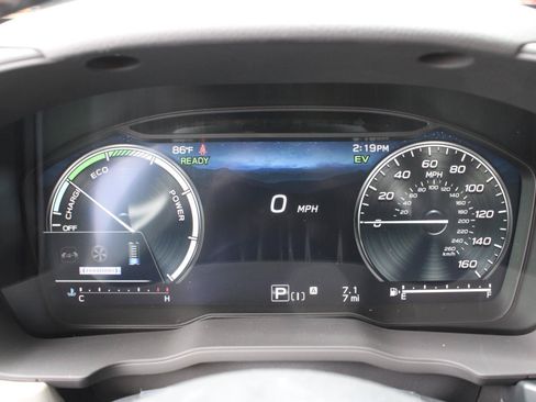 Used 2025 Subaru Forester Premium AWD/4WD image 36