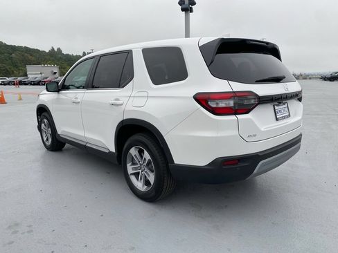 Certified 2025 Honda Pilot EX-L image 10