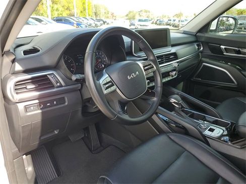 Certified 2022 Kia Telluride LX image 14