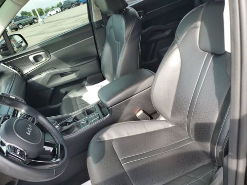 Used 2022 Kia Sorento S FWD image 16