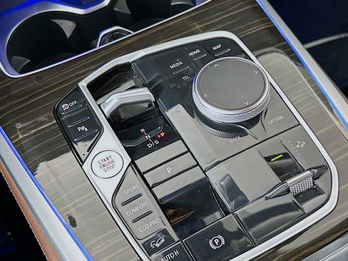 Used 2023 BMW X7 xDrive40i image 7