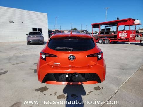 Used 2024 Toyota Corolla SE w/ SE Package image 6