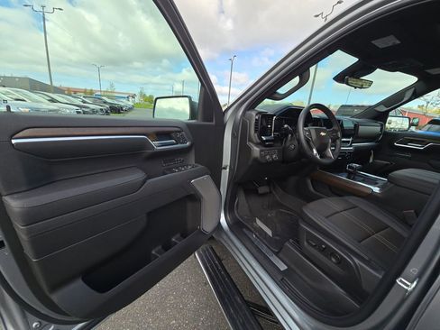 New 2026 Chevrolet Silverado 1500 High Country AWD/4WD image 15