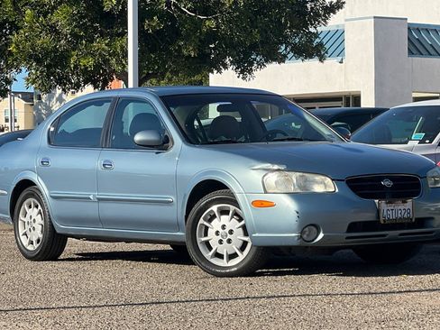 Used 2000 Nissan Maxima SE image 2