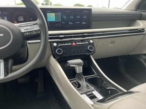 Certified 2025 Hyundai Tucson SEL AWD/4WD image 15
