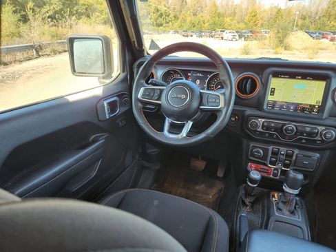 Used 2023 Jeep Gladiator Mojave w/ Cold Weather Group image 22
