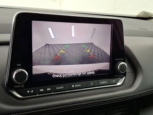 Used 2024 Nissan Rogue S AWD/4WD image 7