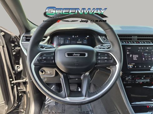 Used 2023 Jeep Grand Cherokee L Altitude AWD/4WD image 23