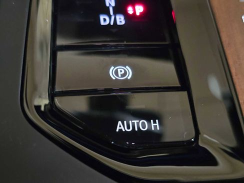 New 2026 BMW iX xDrive60 w/ Executive Package image 33