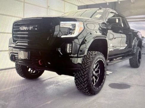 Used 2021 GMC Sierra 1500 AT4 w/ AT4 Value Package AWD/4WD image 3