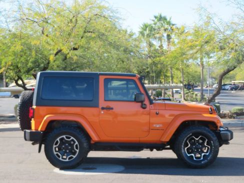 Used 2012 Jeep Wrangler Sahara image 3