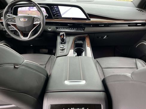 Used 2024 Cadillac Escalade ESV Premium Luxury w/ Performance Package image 14