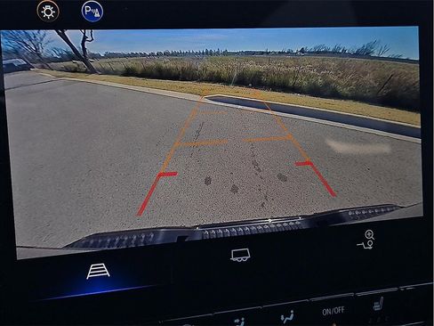 Used 2024 Chevrolet Colorado LT w/ LT Convenience Package II image 12