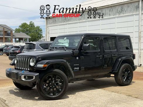 Used 2023 Jeep Wrangler Unlimited Sahara AWD/4WD image 1
