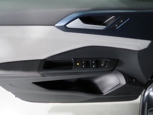 Used 2024 Volkswagen Taos SE image 45