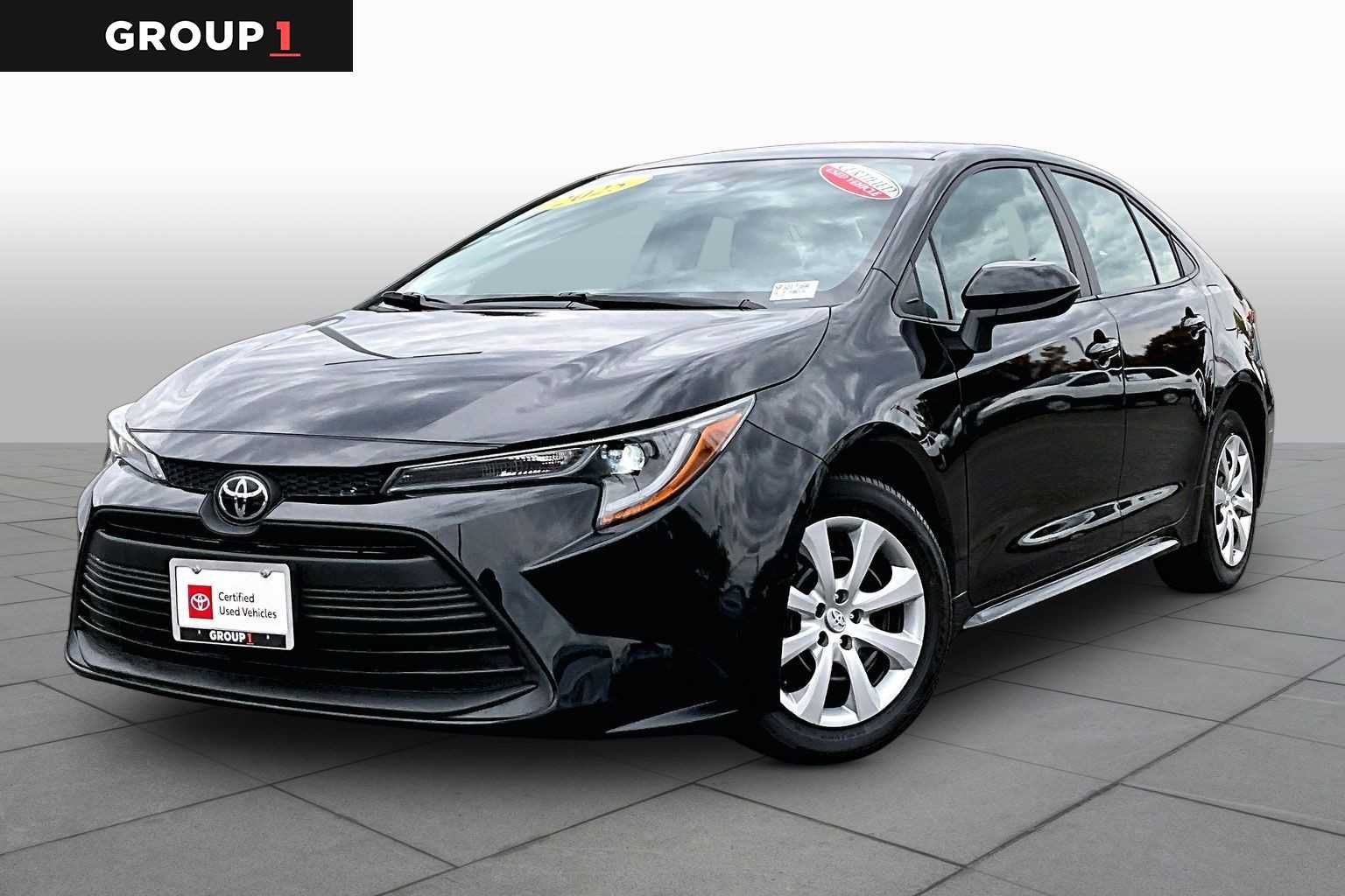Certified 2025 Toyota Corolla LE FWD image 1
