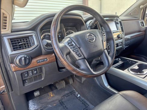 Used 2017 Nissan Titan Platinum Reserve AWD/4WD image 11