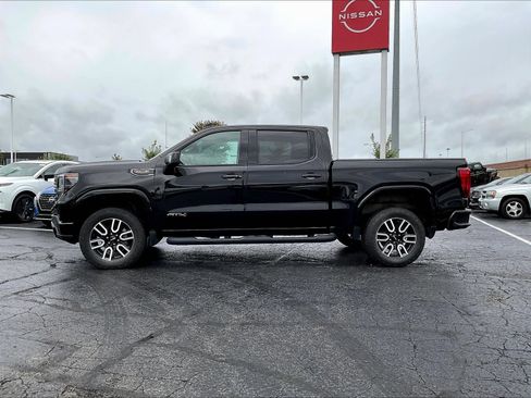 Used 2023 GMC Sierra 1500 AT4 w/ Technology Package AWD/4WD image 4