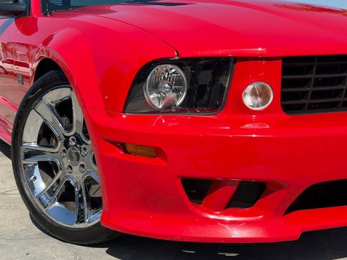 Used 2006 Ford Mustang GT RWD image 3