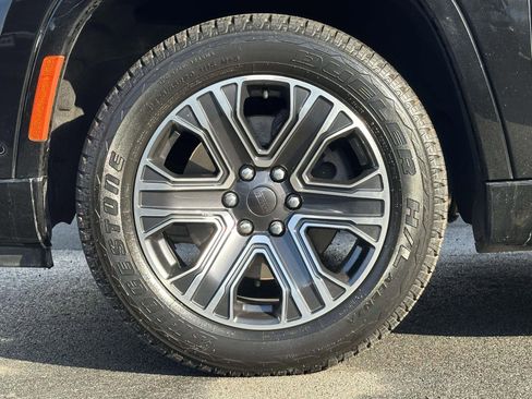 Used 2024 Jeep Wagoneer L Series II w/ Flexible Seating Group image 7