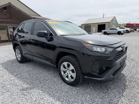 Used 2020 Toyota RAV4 LE image 2