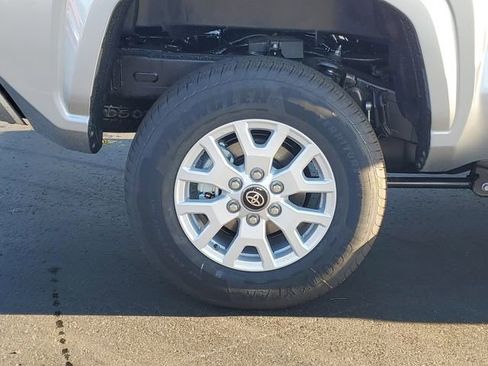 Used 2025 Toyota Tacoma SR5 image 5