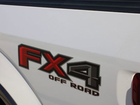 Used 2019 Ford F150 Lariat w/ Equipment Group 502A Luxury image 15