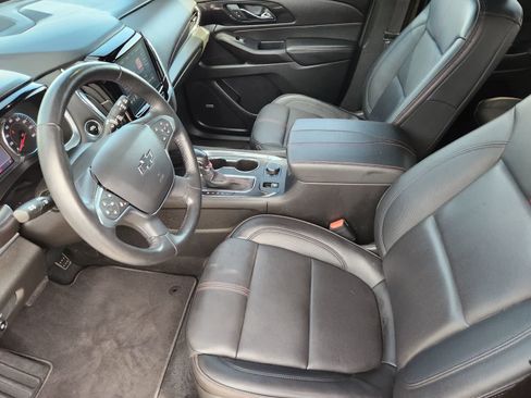 Used 2022 Chevrolet Traverse RS FWD image 11