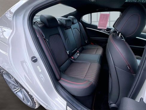 Used 2025 Genesis G70 2.5T w/ Sport Prestige Package image 24