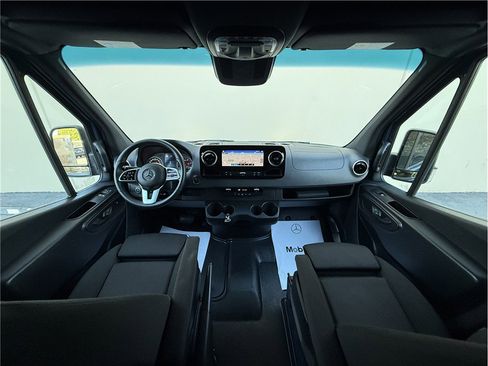 Used 2024 Mercedes-Benz Sprinter 3500 image 33