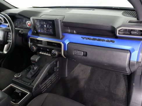 Used 2024 Toyota Tacoma TRD Sport image 9