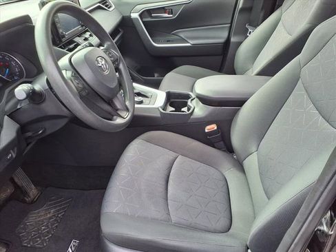 Used 2020 Toyota RAV4 XLE w/ Convenience Package image 13