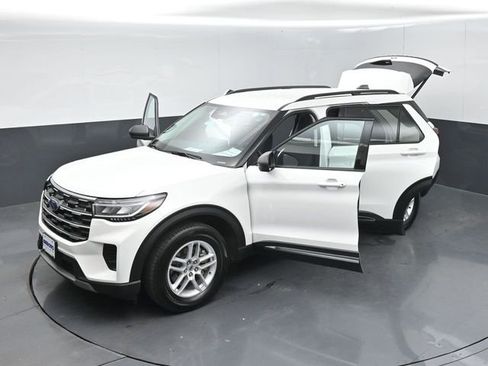 Certified 2025 Ford Explorer Active AWD/4WD image 57