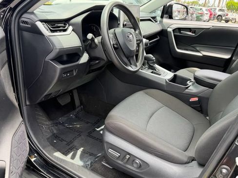 Used 2025 Toyota RAV4 XLE FWD image 11
