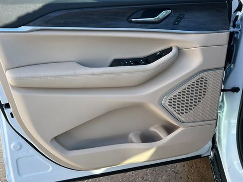 New 2026 Jeep Grand Cherokee Limited AWD/4WD image 13